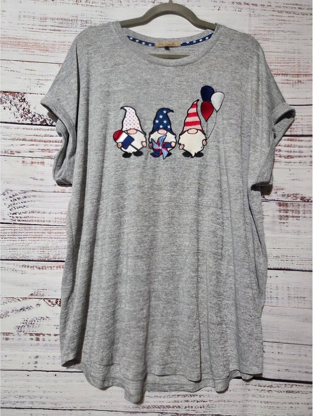 My Danielle XXL Gray Patriotic Gnome Pattern Casual Knit Shirt Short Sleeve